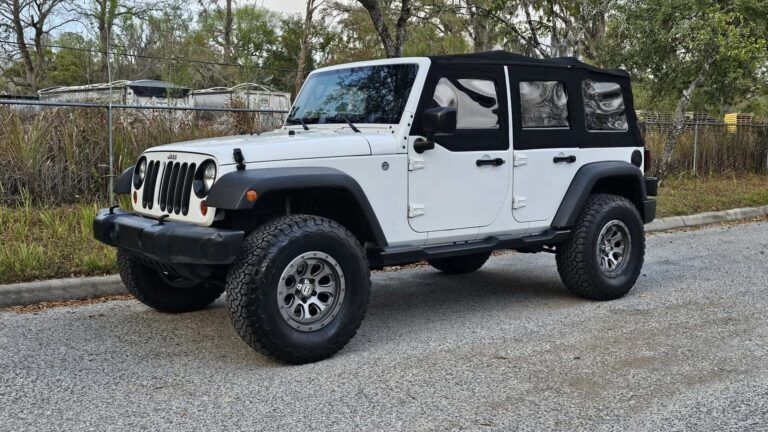 2016 Jeep Wrangler Unlimited Sport 4x4 - Photo 1 of 19