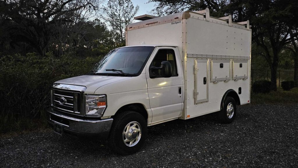 2008 Ford E-350 Enclosed Service Van - Photo 3 of 64