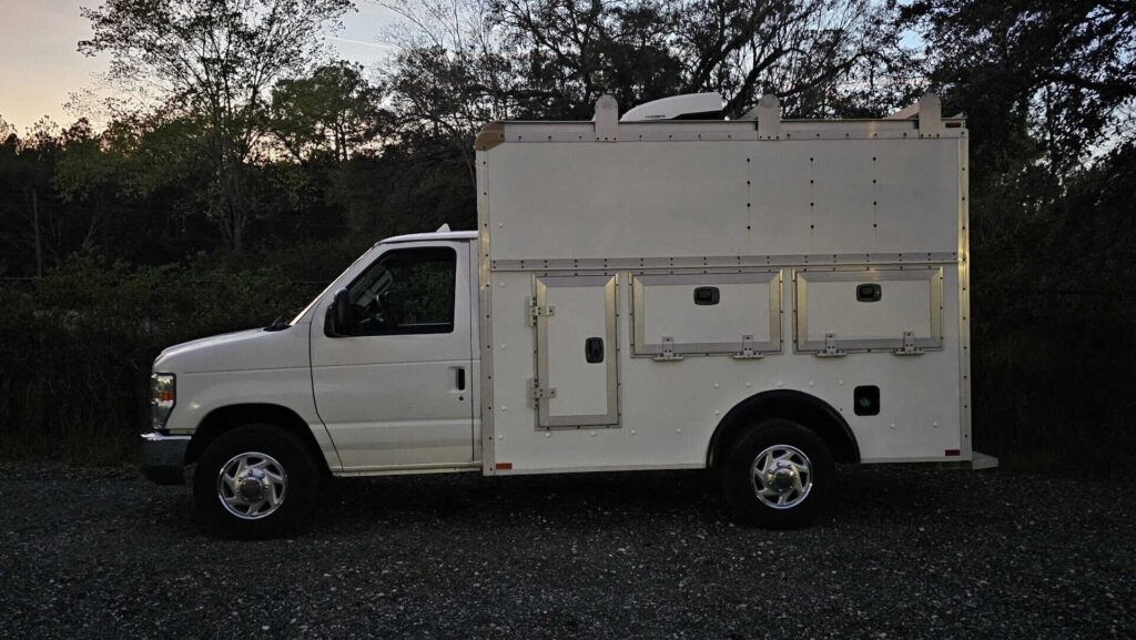2008 Ford E-350 Enclosed Service Van - Photo 5 of 64