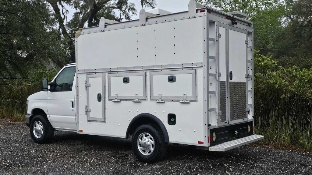 2008 Ford E-350 Enclosed Service Van - Photo 7 of 64