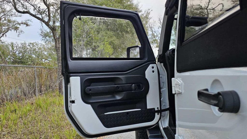 2016 Jeep Wrangler Unlimited Sport 4x4 - Photo 11 of 19