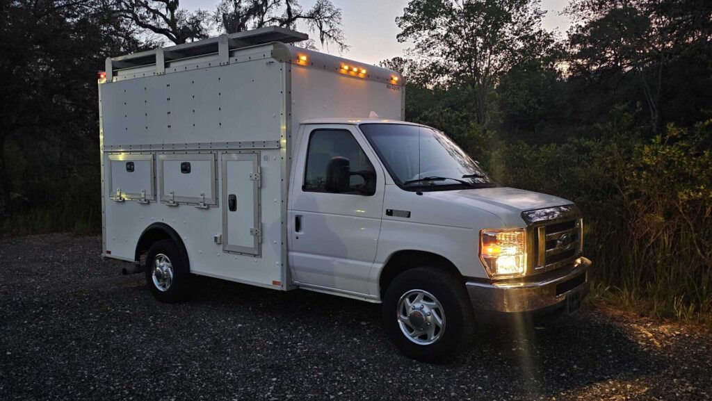 2008 Ford E-350 Enclosed Service Van - Photo 18 of 64