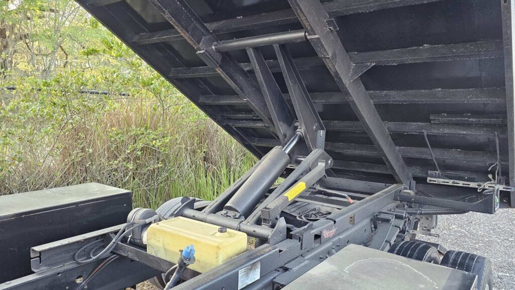 2014 Ford F-450 Crew Cab Landscape Dump Truck - Photo 22 of 91