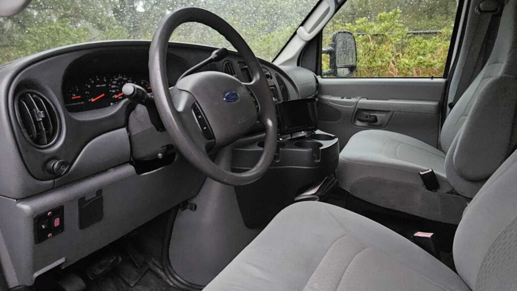 2008 Ford E-350 Enclosed Service Van - Photo 32 of 64