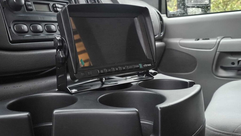 2008 Ford E-350 Enclosed Service Van - Photo 35 of 64