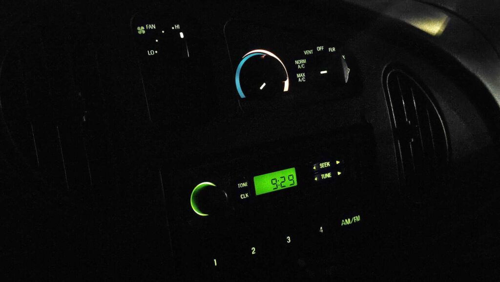 2008 Ford E-350 Enclosed Service Van - Photo 37 of 64