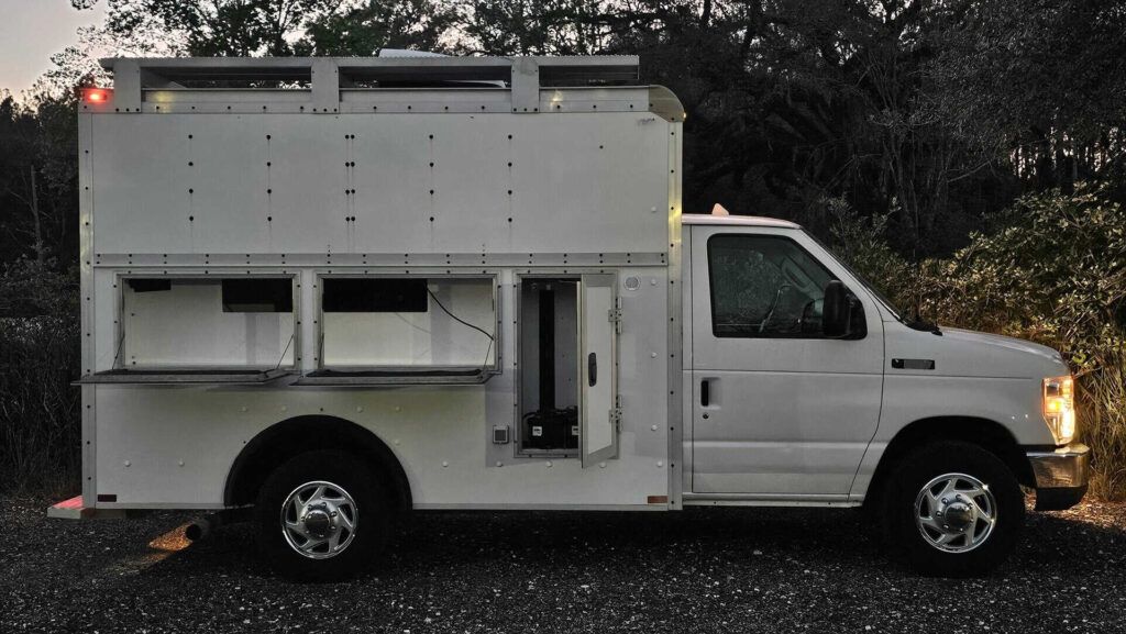2008 Ford E-350 Enclosed Service Van - Photo 43 of 64