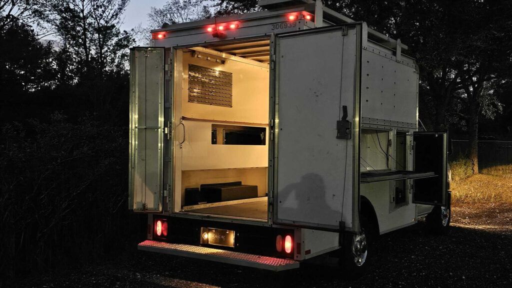 2008 Ford E-350 Enclosed Service Van - Photo 45 of 64