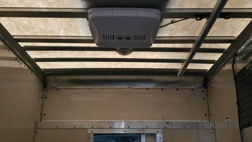 2008 Ford E-350 Enclosed Service Van - Photo 55 of 64