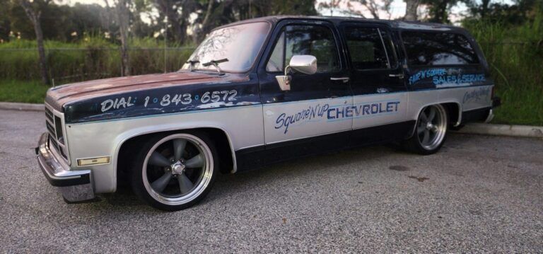 1989 Chevrolet Suburban - Photo 1 of 12