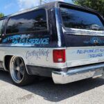 1989 Chevrolet Suburban - Photo 4 of 12