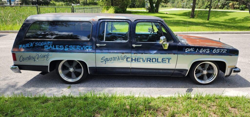 1989 Chevrolet Suburban - Photo 5 of 12