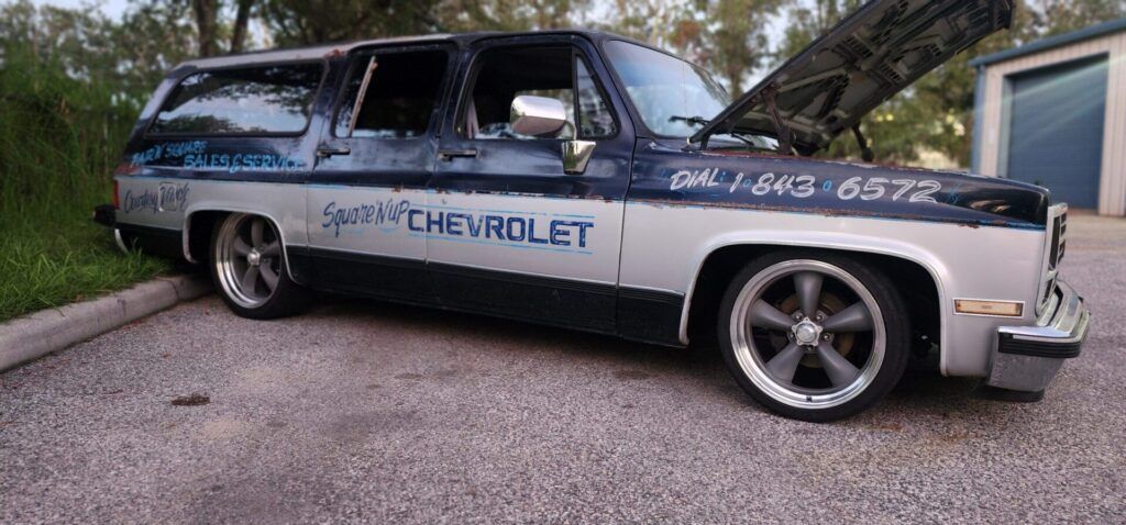 1989 Chevrolet Suburban - Photo 7 of 12