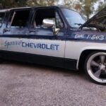 1989 Chevrolet Suburban - Photo 7 of 12