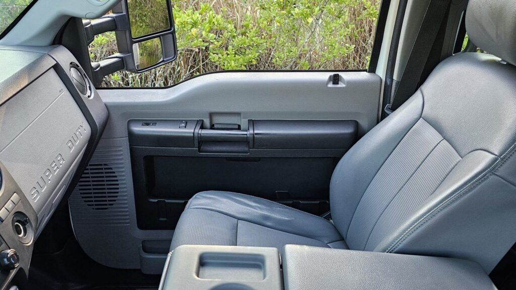 2015 Ford F-450 4x4 Landscape Dump Truck - Photo 35 of 94