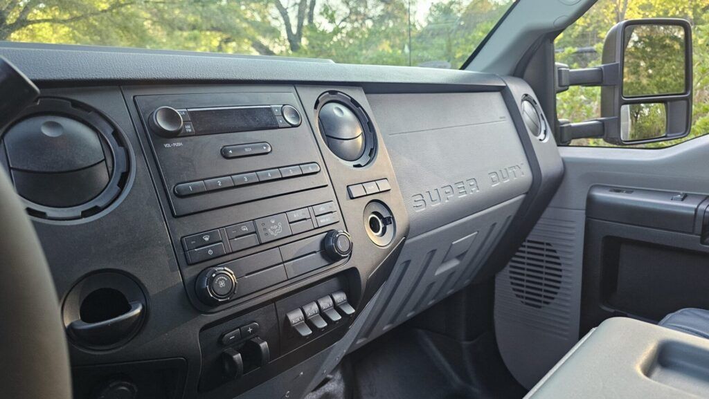 2015 Ford F-450 4x4 Landscape Dump Truck - Photo 39 of 94