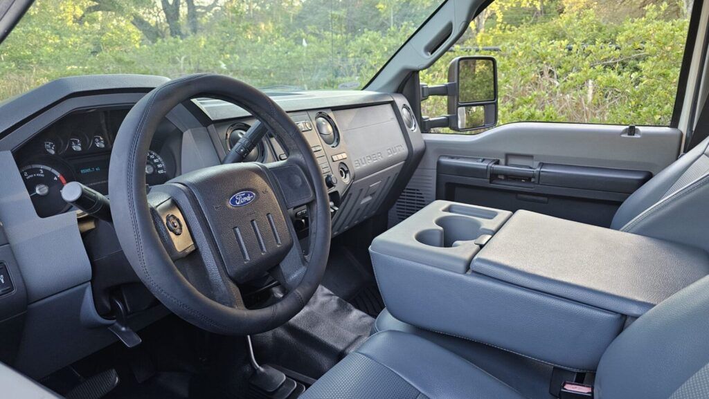 2015 Ford F-450 4x4 Landscape Dump Truck - Photo 40 of 94