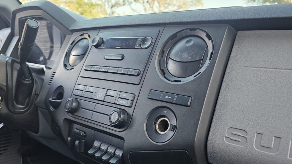 2015 Ford F-450 4x4 Landscape Dump Truck - Photo 47 of 94