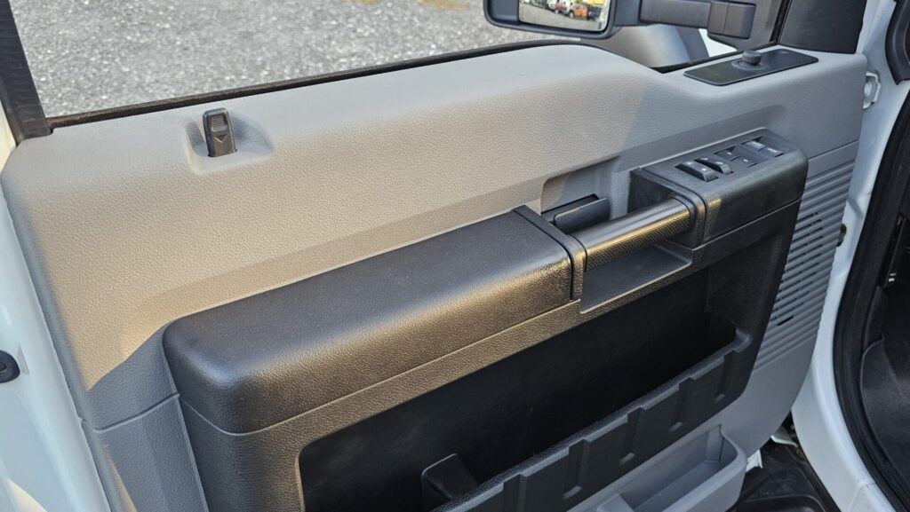2015 Ford F-450 4x4 Landscape Dump Truck - Photo 63 of 94
