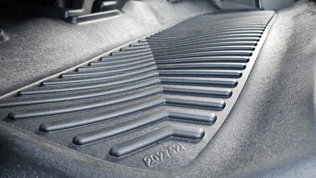 2015 Ford F-450 4x4 Landscape Dump Truck - Photo 66 of 94