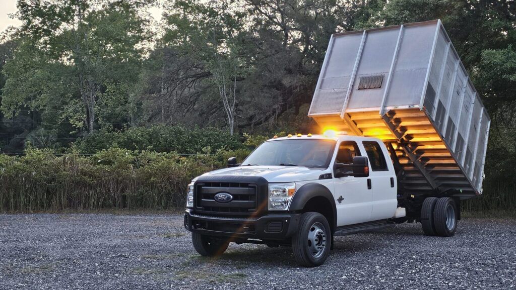 2015 Ford F-450 4x4 Landscape Dump Truck - Photo 72 of 94